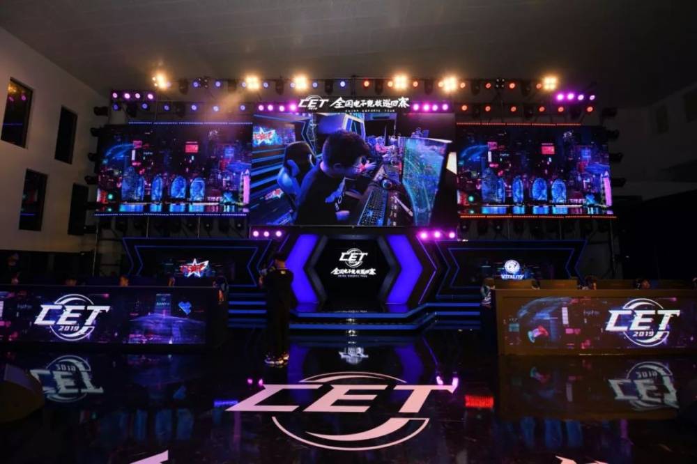 他们从管理 他们从管理