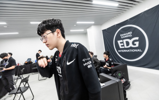 将比赛拖入 将比赛拖入